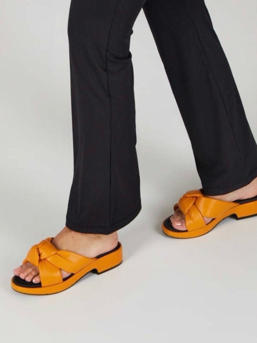 INTENTIONALLY BLANK Orange Romi Leather Knot Slide Sandals Sz 9